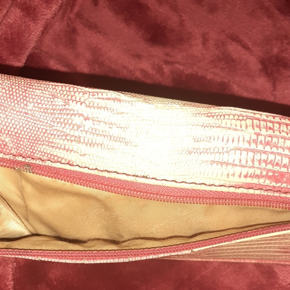 Guess Wallet - Picture 3 of 7